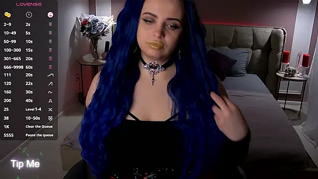 Miss Maya Mils online show from 7, 11, 2025