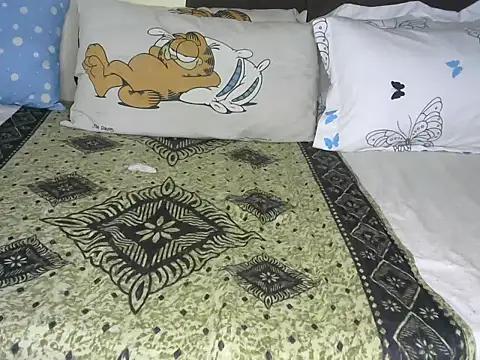 Snapshot of Bella_cute01 chatting on 24, 2, 2025 Bella cute01 online show from 24, 2, 2025