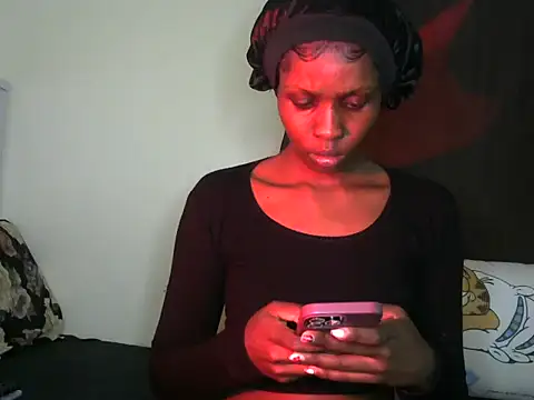 Snapshot of Bella_cute01 chatting on 18, 9, 2025 Bella cute01 online show from 18, 9, 2025