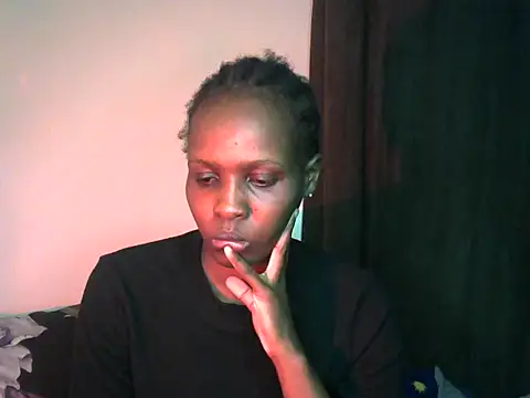 Snapshot of Bella_cute01 chatting on 7, 10, 2025 Bella cute01 online show from 7, 10, 2025