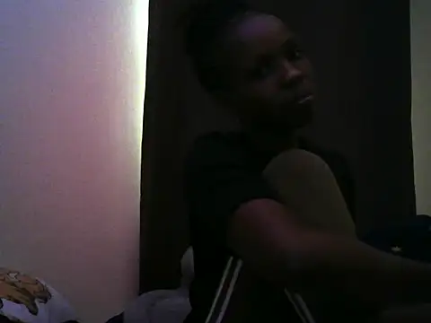 Snapshot of Bella_cute01 chatting on 5, 11, 2025 Bella cute01 online show from 5, 11, 2025