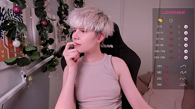 Snapshot of enigma_mia chatting on 5, 12, 2024 enigma mia online show from 5, 12, 2024