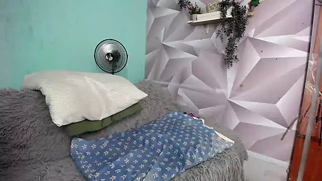 Snapshot of krityn_12 chatting on 16, 9, 2025 krityn 12 online show from 16, 9, 2025