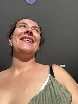 Snapshot of Rousse92 chatting on 2, 6, 2026 Rousse92 online show from 2, 6, 2026