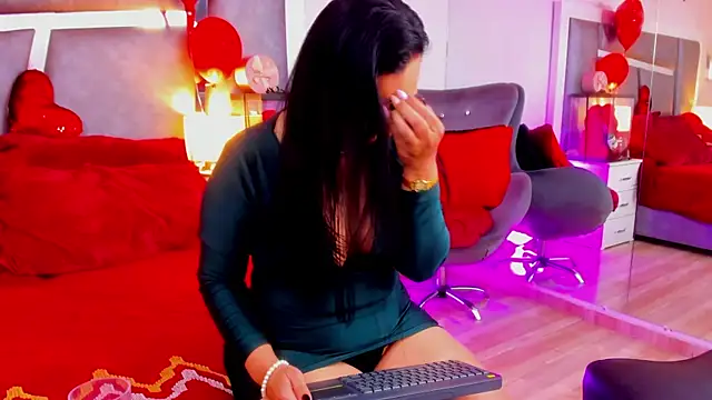 Evangeline Taylorr online show from 18, 2, 2025