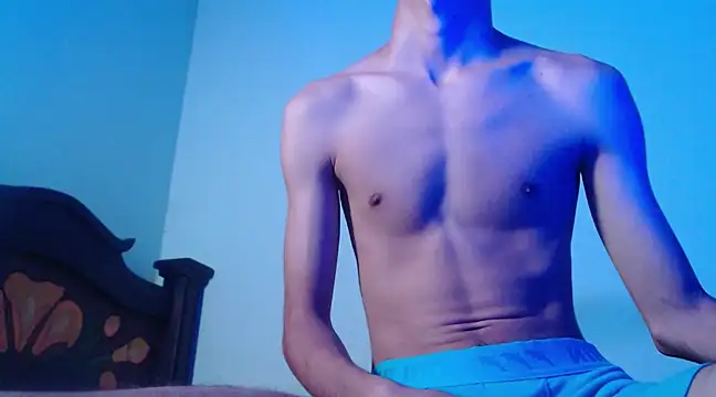 Snapshot of isaaclatino chatting on 14, 2, 2025 isaaclatino online show from 14, 2, 2025