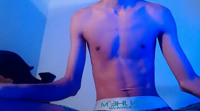 Snapshot of isaaclatino chatting on 28, 2, 2025 isaaclatino online show from 28, 2, 2025