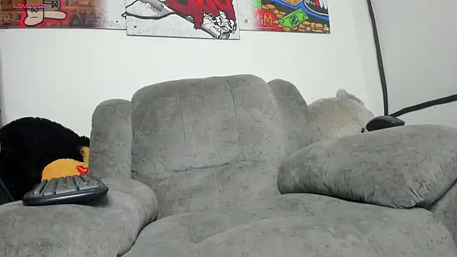 Snapshot of isaaclatino chatting on 23, 9, 2025 isaaclatino online show from 23, 9, 2025