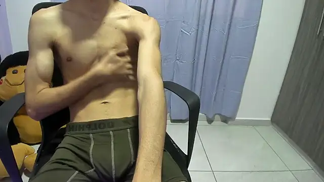 Snapshot of isaaclatino chatting on 16, 10, 2025 isaaclatino online show from 16, 10, 2025