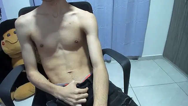 Snapshot of isaaclatino chatting on 27, 10, 2025 isaaclatino online show from 27, 10, 2025