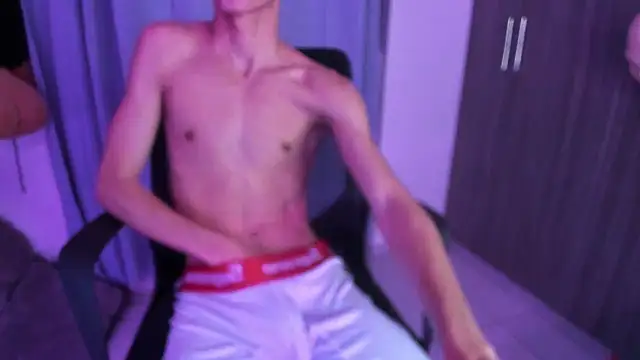 Snapshot of isaaclatino chatting on 9, 11, 2025 isaaclatino online show from 9, 11, 2025