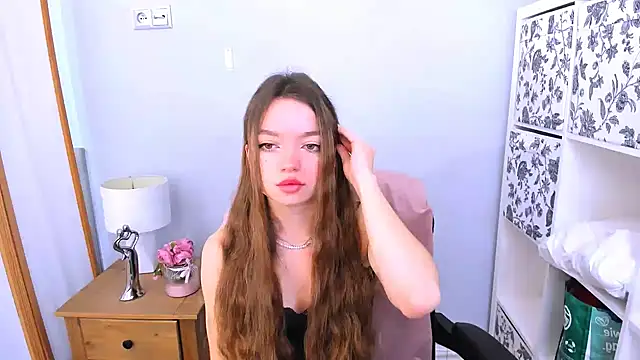 GraceLips online show from 19, 3, 2025