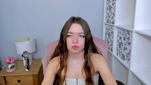 GraceLips online show from 17, 10, 2025