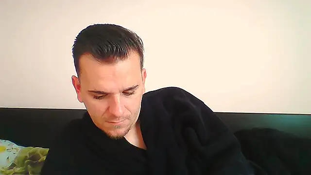 Huge cock22cm online show from 17, 11, 2025