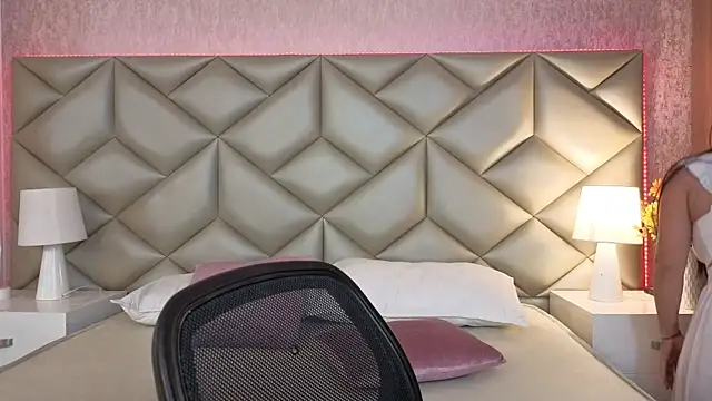 Brenda Garcia online show from 11, 9, 2025