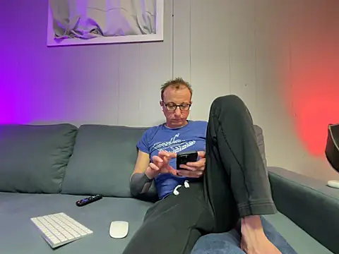 mouser21212 online show from 28, 1, 2025