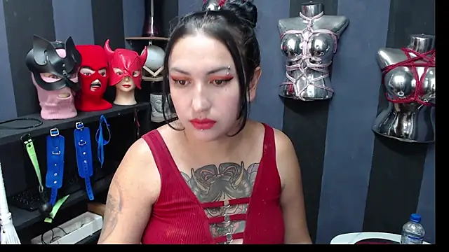 LucyStrike  online show from 20, 1, 2025