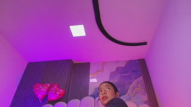 hot dione online show from 6, 3, 2026