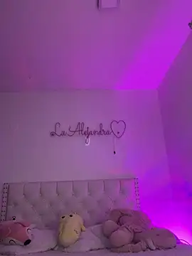 alee lenoxx online show from 23, 3, 2025