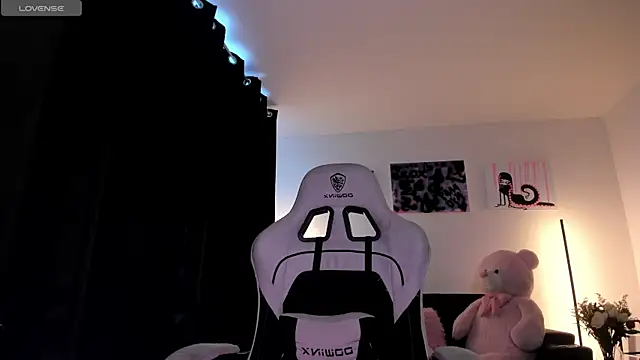 Snapshot of satanbabee chatting on 4, 5, 2026 satanbabee online show from 4, 5, 2026