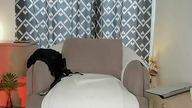 alyjonesoficiall online show from 18, 4, 2026