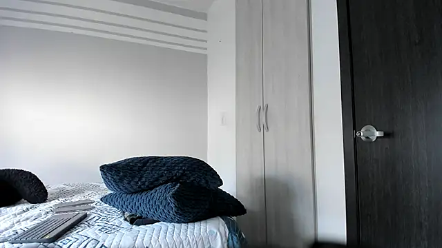 karlina charlotte1 online show from 28, 2, 2025
