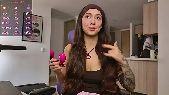 Snapshot of emiliasommer chatting on 15, 3, 2026 emiliasommer online show from 15, 3, 2026