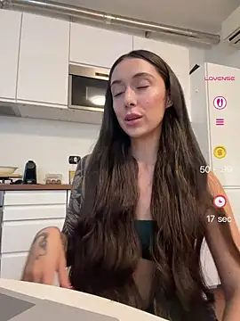 Snapshot of emiliasommer chatting on 1, 6, 2026 emiliasommer online show from 1, 6, 2026