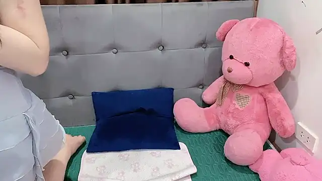 Funikio online show from 8, 3, 2025