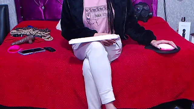 AyshaScott online show from 15, 1, 2025