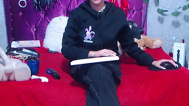 AyshaScott online show from 2, 11, 2025