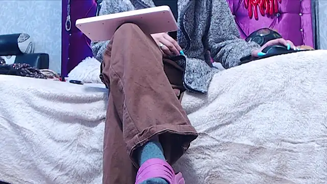 AyshaScott online show from 1, 4, 2026