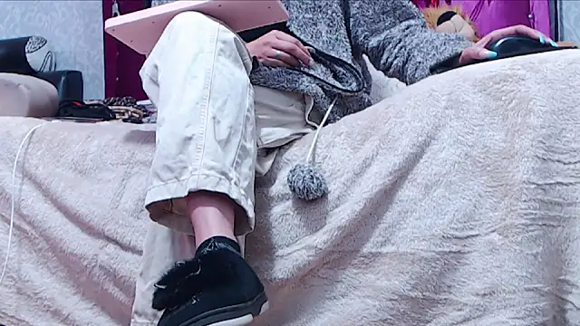 AyshaScott online show from 22, 4, 2026