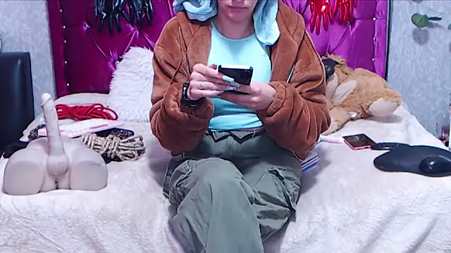 AyshaScott online show from 27, 4, 2026