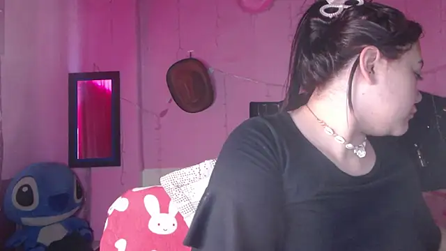 Snapshot of NikkiRous_ chatting on 4, 11, 2025 NikkiRous online show from 4, 11, 2025