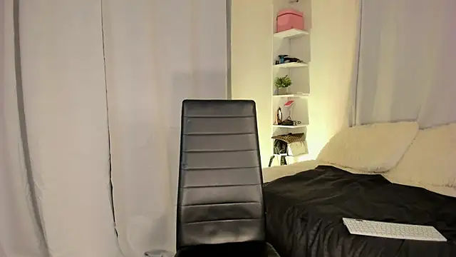 cami cruzz online show from 7, 7, 2026