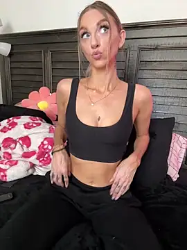 Snapshot of BrattyBae_xo chatting on 12, 1, 2025 BrattyBae xo online show from 12, 1, 2025