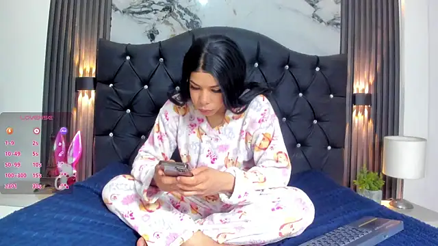 Giorgina Parado online show from 25, 4, 2026