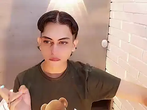 Daniela Pink  online show from 11, 1, 2026