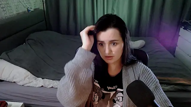 KiraYammy online show from 1, 1, 2025