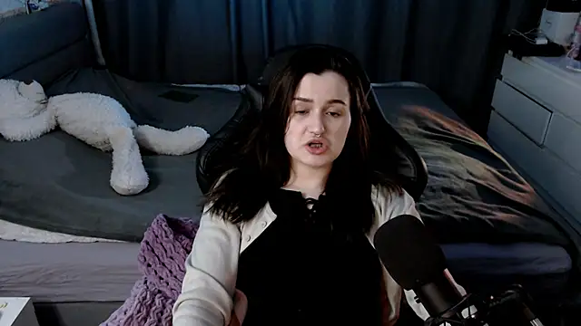 KiraYammy online show from 4, 1, 2025