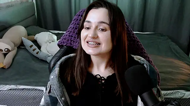 KiraYammy online show from 14, 2, 2025