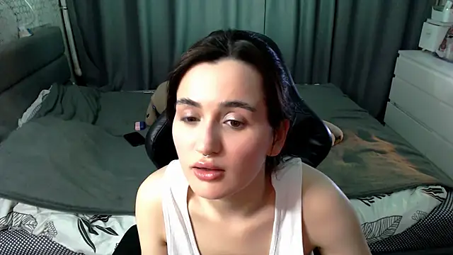 Snapshot of KiraYammy chatting on 8, 2, 2026 KiraYammy online show from 8, 2, 2026