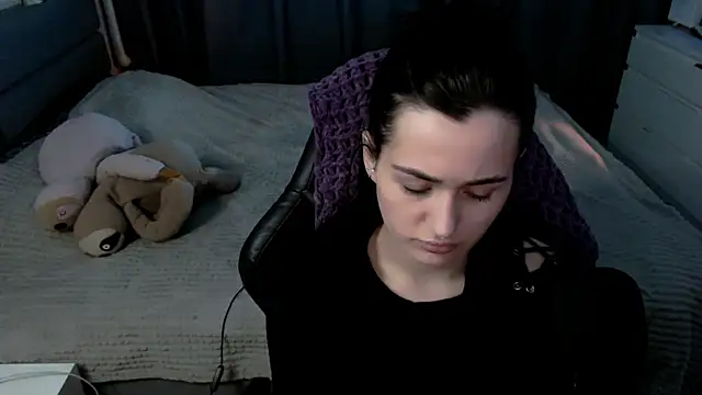 Snapshot of KiraYammy chatting on 4, 3, 2026 KiraYammy online show from 4, 3, 2026