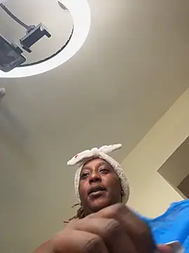 Snapshot of CarlaBeckky chatting on 15, 10, 2025 CarlaBeckky online show from 15, 10, 2025