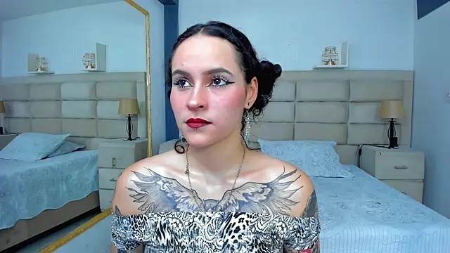 AnnyThompson  online show from 10, 9, 2025