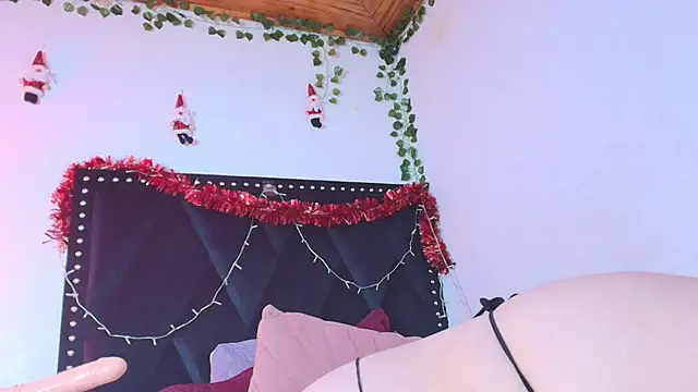 Zoe Curvy online show from 17, 12, 2025