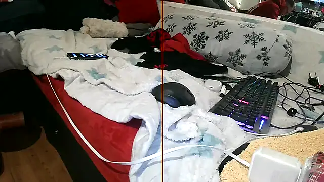 Snapshot of lukasdie chatting on 17, 5, 2026 lukasdie online show from 17, 5, 2026
