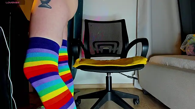 HunnyWifey online show from 23, 11, 2025