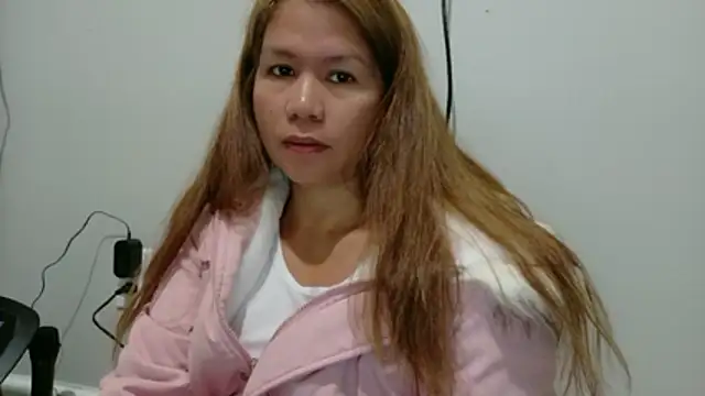 Snapshot of XLennaMX chatting on 3, 2, 2026 XLennaMX online show from 3, 2, 2026